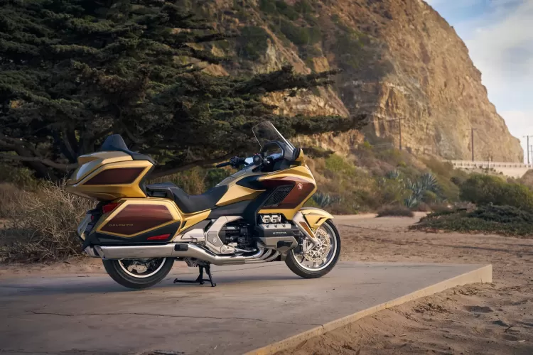Gold Wing Tour 2025 Action B