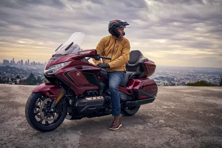 Gold Wing Tour 2025 Action D